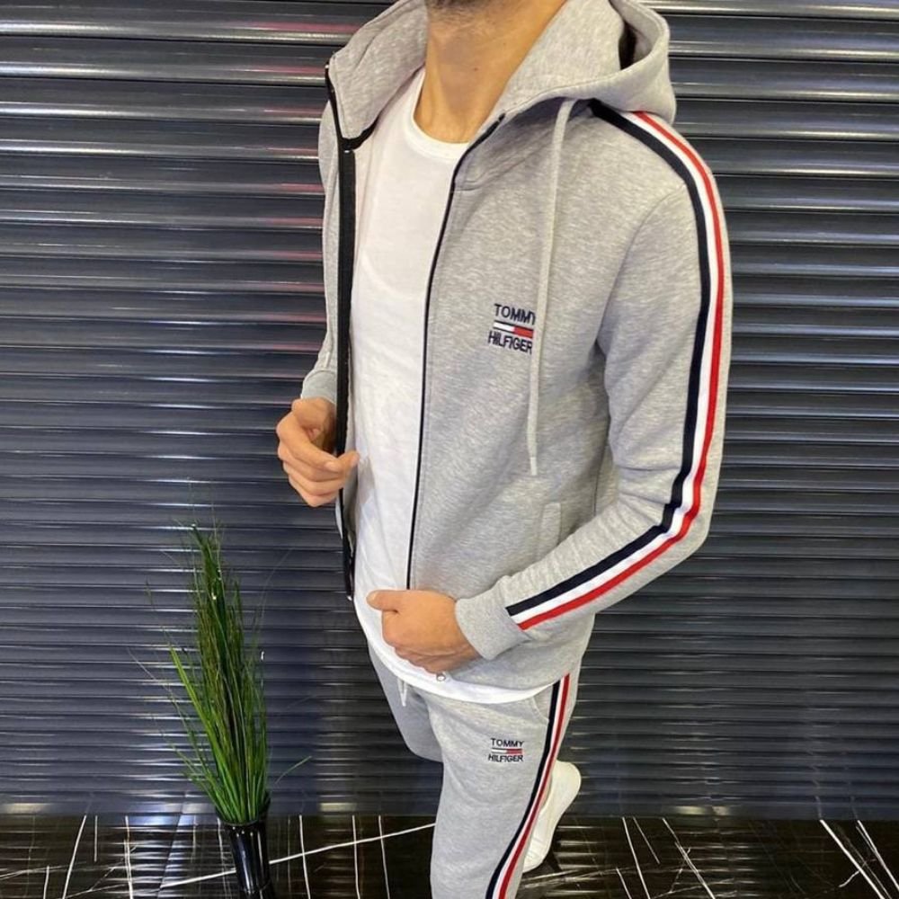 الأناقة والراحة المطلقة: طقم رياضي قطن 100% الأناقة والراحة المطلقة: طقم رياضي قطن 100%