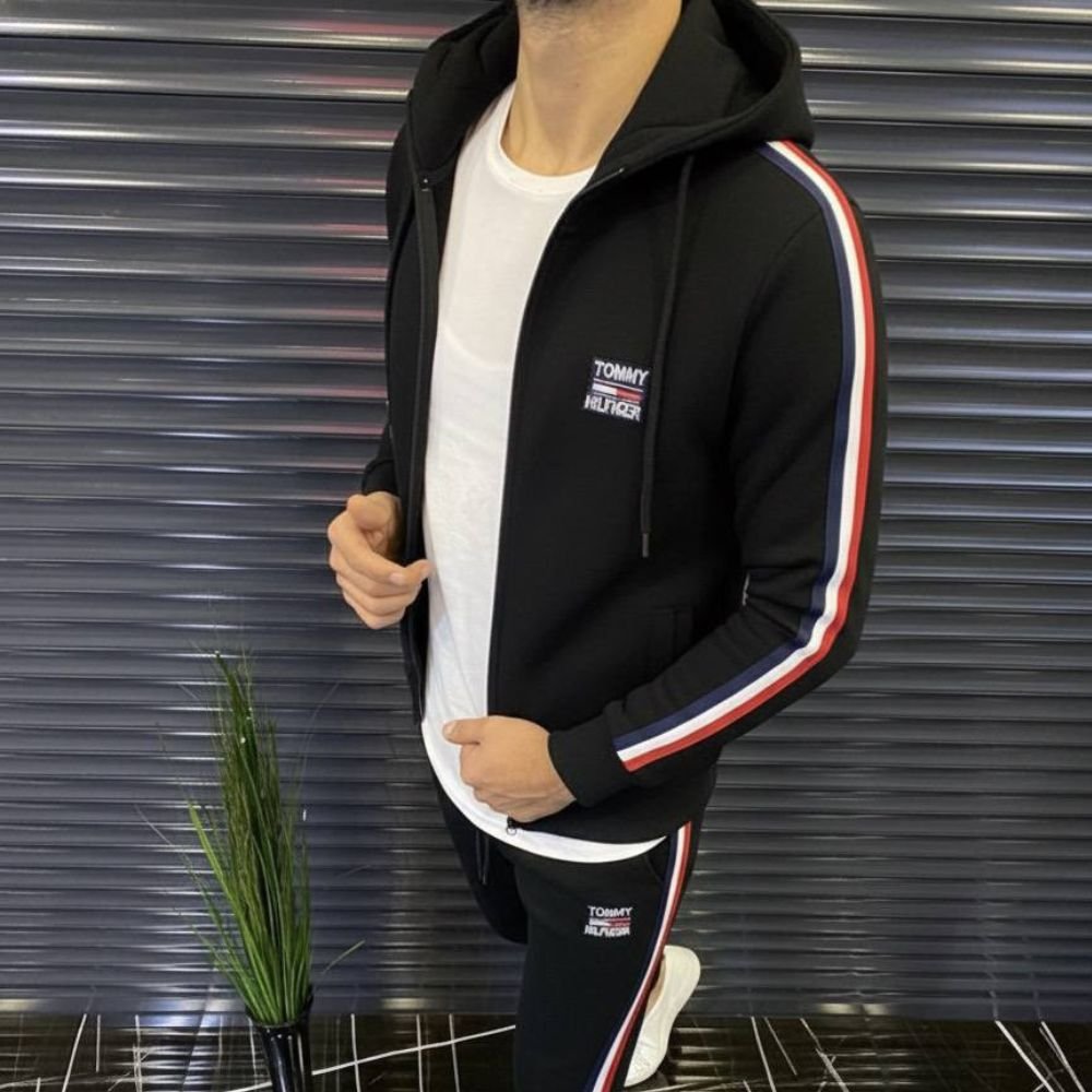 الأناقة والراحة المطلقة: طقم رياضي قطن 100% الأناقة والراحة المطلقة: طقم رياضي قطن 100%