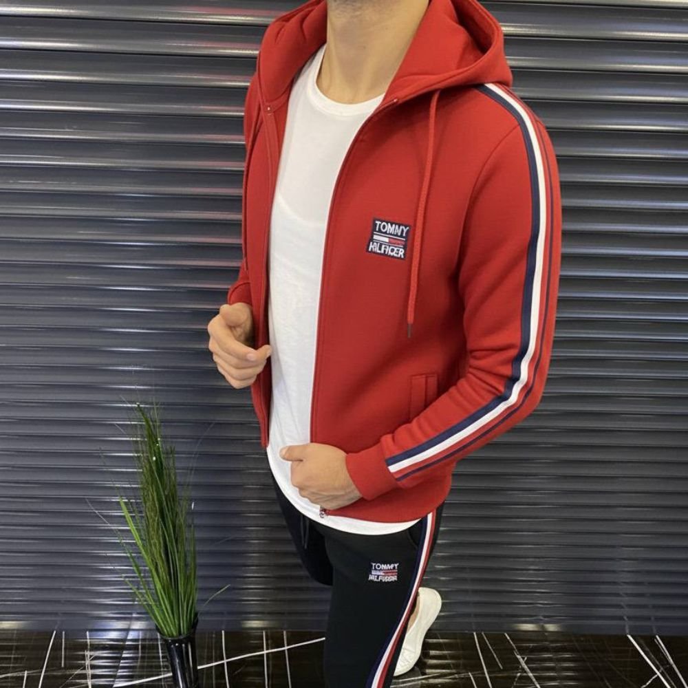 الأناقة والراحة المطلقة: طقم رياضي قطن 100% الأناقة والراحة المطلقة: طقم رياضي قطن 100%